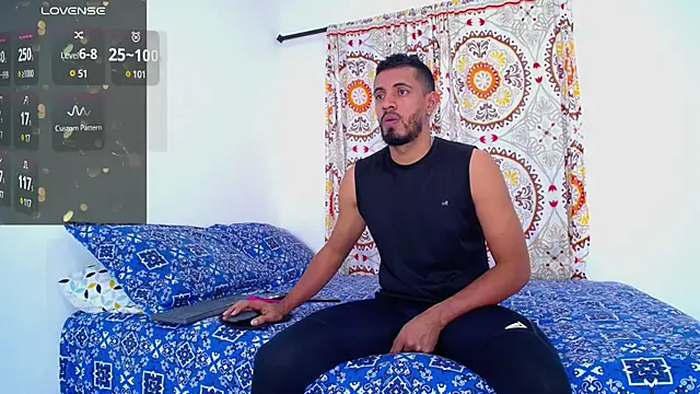 Snapshot of steven_smith05 chatting on 12-15-24, 07:13 steven smith05 online show from 12-15-24, 07:13