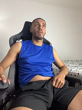 Snapshot of steven_smith05 chatting on 10-12-25, 02:43 steven smith05 online show from 10-12-25, 02:43