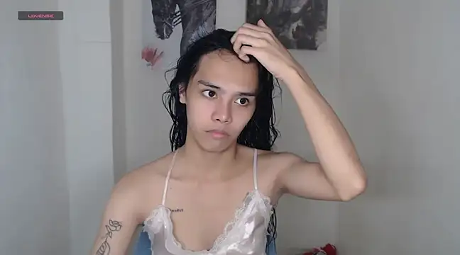 Snapshot of shecutie69 chatting on 12-16-24, 04:38 shecutie69 online show from 12-16-24, 04:38