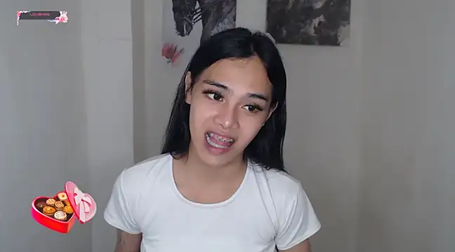 Snapshot of shecutie69 chatting on 12-18-24, 08:57 shecutie69 online show from 12-18-24, 08:57