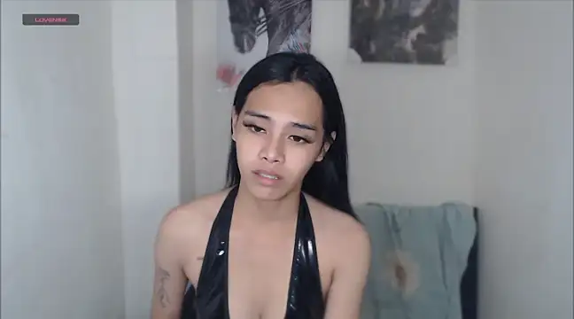 Snapshot of shecutie69 chatting on 12-22-24, 12:28 shecutie69 online show from 12-22-24, 12:28