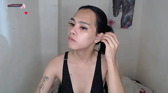 Snapshot of shecutie69 chatting on 02-18-25, 02:49 shecutie69 online show from 02-18-25, 02:49
