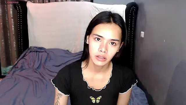 Snapshot of shecutie69 chatting on 10-14-25, 09:48 shecutie69 online show from 10-14-25, 09:48