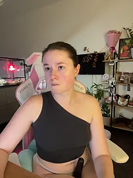 sweetest pie online show from 11-21-25, 03:54