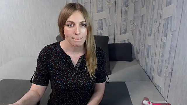 Pilly green  online show from 02-06-25, 09:22