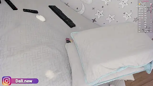 Snapshot of daliz_20_z chatting on 01-12-25, 07:11 daliz 20 z online show from 01-12-25, 07:11