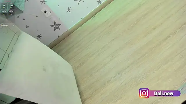 Snapshot of daliz_20_z chatting on 03-14-25, 08:32 daliz 20 z online show from 03-14-25, 08:32