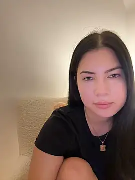 Snapshot of clairewntr chatting on 12-11-24, 04:42 clairewntr online show from 12-11-24, 04:42