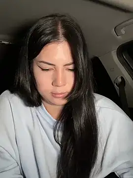 Snapshot of clairewntr chatting on 12-17-24, 04:32 clairewntr online show from 12-17-24, 04:32