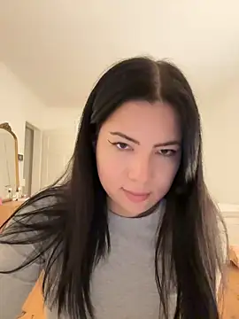 Snapshot of clairewntr chatting on 12-18-24, 04:06 clairewntr online show from 12-18-24, 04:06