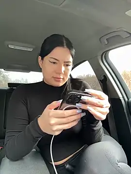 Snapshot of clairewntr chatting on 12-21-24, 12:16 clairewntr online show from 12-21-24, 12:16