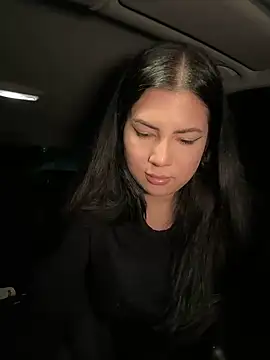 Snapshot of clairewntr chatting on 12-25-24, 11:31 clairewntr online show from 12-25-24, 11:31