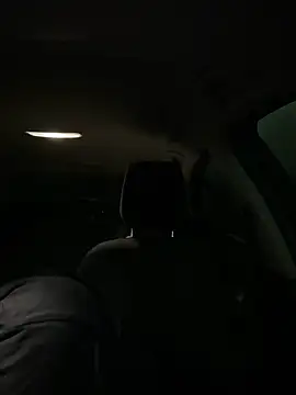 Snapshot of clairewntr chatting on 12-26-24, 07:38 clairewntr online show from 12-26-24, 07:38