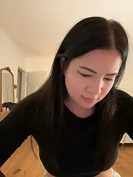 Snapshot of clairewntr chatting on 01-06-25, 10:26 clairewntr online show from 01-06-25, 10:26