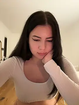 Snapshot of clairewntr chatting on 01-15-25, 08:05 clairewntr online show from 01-15-25, 08:05