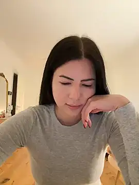 Snapshot of clairewntr chatting on 01-17-25, 07:27 clairewntr online show from 01-17-25, 07:27