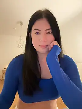 Snapshot of clairewntr chatting on 01-23-25, 08:56 clairewntr online show from 01-23-25, 08:56