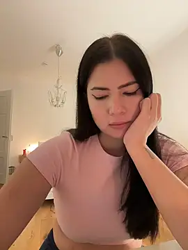 Snapshot of clairewntr chatting on 01-26-25, 06:37 clairewntr online show from 01-26-25, 06:37