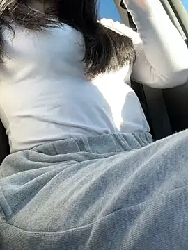 Snapshot of clairewntr chatting on 03-03-25, 12:37 clairewntr online show from 03-03-25, 12:37