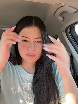 Snapshot of clairewntr chatting on 03-05-25, 10:33 clairewntr online show from 03-05-25, 10:33