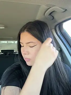 Snapshot of clairewntr chatting on 03-19-25, 03:29 clairewntr online show from 03-19-25, 03:29