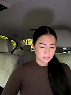 Snapshot of clairewntr chatting on 10-22-25, 02:28 clairewntr online show from 10-22-25, 02:28