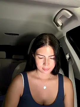 Snapshot of clairewntr chatting on 10-23-25, 06:28 clairewntr online show from 10-23-25, 06:28