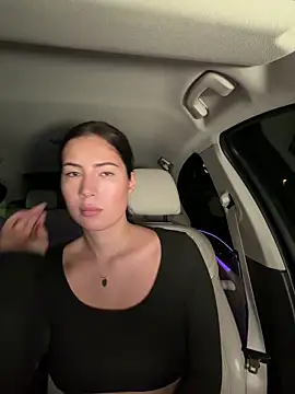 Snapshot of clairewntr chatting on 11-17-25, 07:52 clairewntr online show from 11-17-25, 07:52