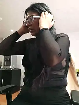 Snapshot of aisha_latina chatting on 10-30-25, 03:57 aisha latina online show from 10-30-25, 03:57