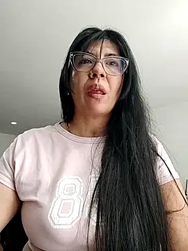 Snapshot of aisha_latina chatting on 12-03-25, 03:32 aisha latina online show from 12-03-25, 03:32