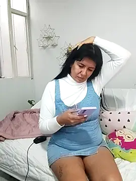 Snapshot of aisha_latina chatting on 02-18-26, 02:24 aisha latina online show from 02-18-26, 02:24