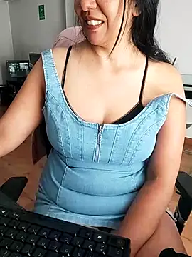 Snapshot of aisha_latina chatting on 03-03-26, 02:34 aisha latina online show from 03-03-26, 02:34