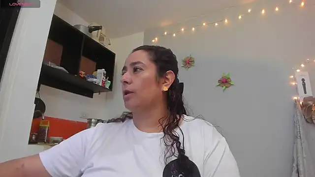 agathaxxx-69 online show from 02-15-25, 07:50