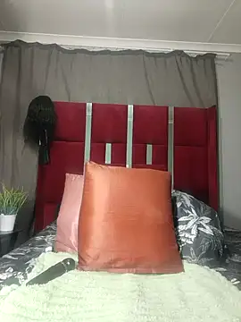 HoneyDropsX online show from 03-02-25, 08:40