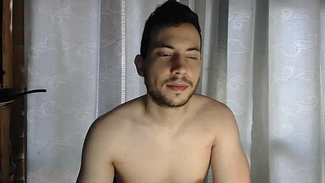 Snapshot of Armando_2002 chatting on 03-11-25, 03:56 Armando 2002 online show from 03-11-25, 03:56