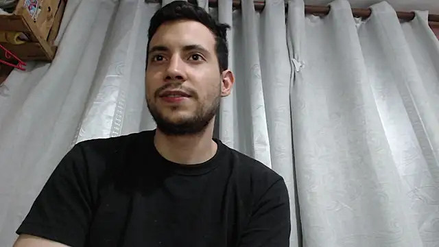 Snapshot of Armando_2002 chatting on 03-21-25, 04:06 Armando 2002 online show from 03-21-25, 04:06