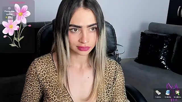 Snapshot of alissondomitt chatting on 03-01-25, 05:38 alissondomitt online show from 03-01-25, 05:38