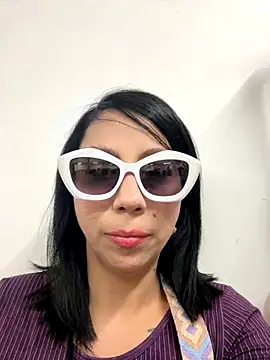 Snapshot of niky_smit chatting on 12-05-25, 02:47 niky smit online show from 12-05-25, 02:47