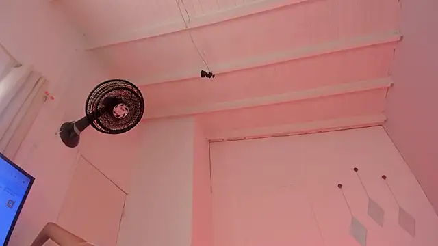 Snapshot of swt-booty chatting on 10-23-25, 05:33 swt-booty online show from 10-23-25, 05:33