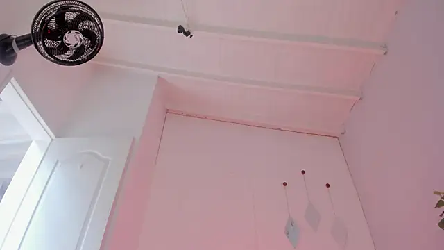 Snapshot of swt-booty chatting on 11-15-25, 03:52 swt-booty online show from 11-15-25, 03:52