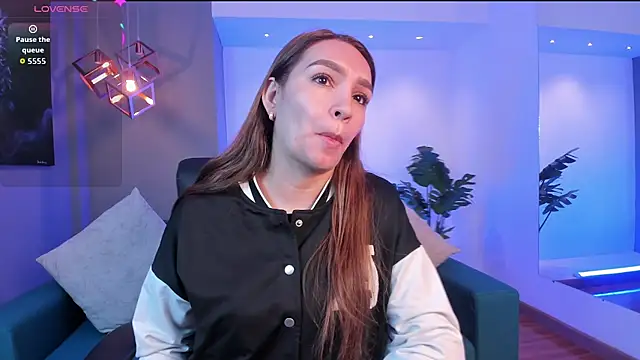 miataylorr1 online show from 09-13-25, 12:16