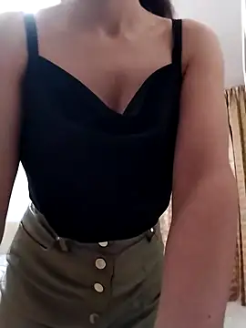 baby sweet girl  online show from 03-14-25, 10:49