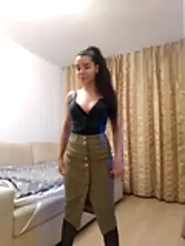 baby sweet girl  online show from 04-12-26, 09:42