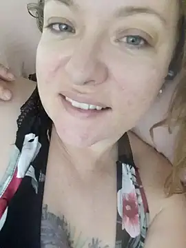 julimonroe online show from 02-09-25, 01:56