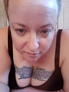 julimonroe online show from 02-09-25, 10:43