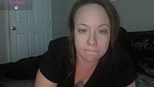 Snapshot of julimonroe chatting on 12-19-25, 03:02 julimonroe online show from 12-19-25, 03:02