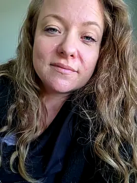 Snapshot of julimonroe chatting on 01-05-26, 08:56 julimonroe online show from 01-05-26, 08:56