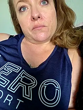 Snapshot of julimonroe chatting on 02-08-26, 07:17 julimonroe online show from 02-08-26, 07:17