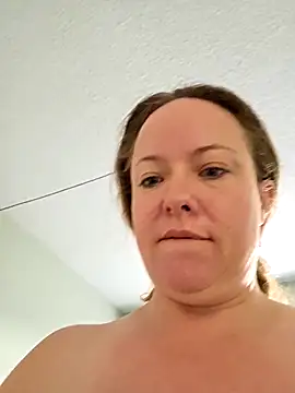 Snapshot of julimonroe chatting on 02-09-26, 03:05 julimonroe online show from 02-09-26, 03:05