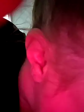 Snapshot of julimonroe chatting on 02-15-26, 02:52 julimonroe online show from 02-15-26, 02:52